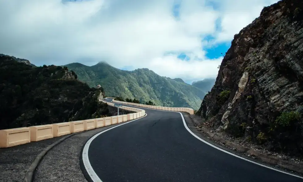 Teknologji novatore: Ura lëvizëse mund të shpëtojë jetë dhe nerva në autostrada – video